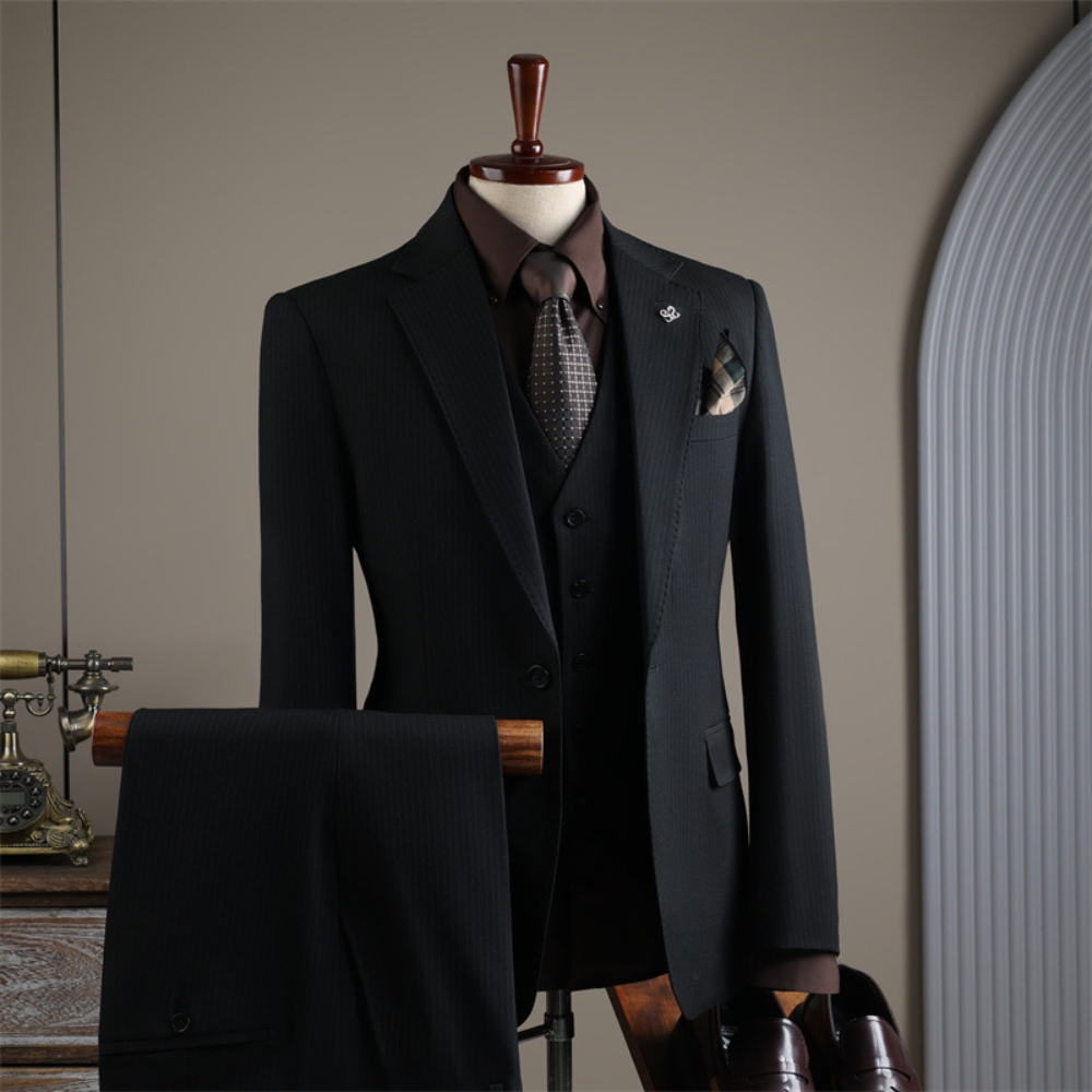 Textured Notched Lapel Tuxedo, - Mens Grooming On Sale 评论和价格
