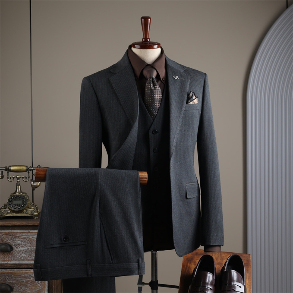 Textured Notched Lapel Tuxedo, - Mens Grooming On Sale 评论和价格